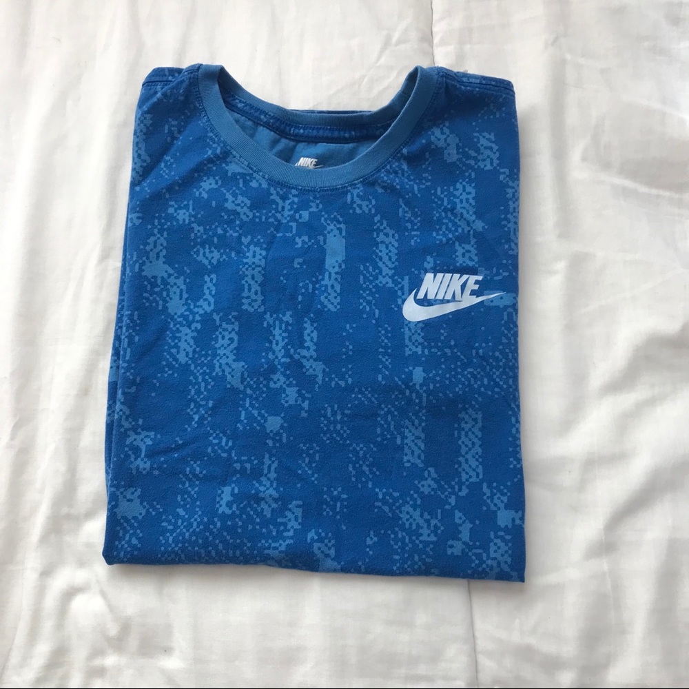 Nike T-shirt